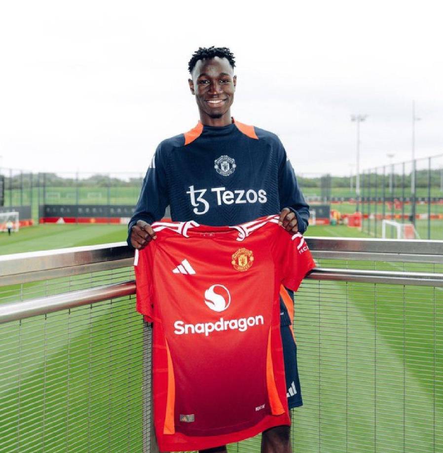 OFICIAL / El Manchester United anunció este viernes el fichaje del centrocampista Sekou Kone, procedente del Guidars FC.