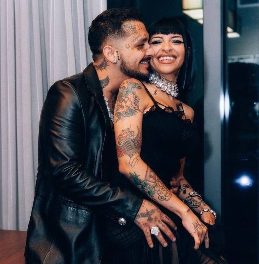 El cantante Christian Nodal de 24 años y su pareja Cazzu de 29, están alistándose para su nueva etapa de vida y darle la bienvenida a su primer hijo. situación que mantiene a la expectativa a sus seguidores. 