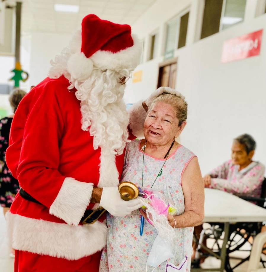 Omar Bueso, 16 años alegrando la Navidad de los sampedranos