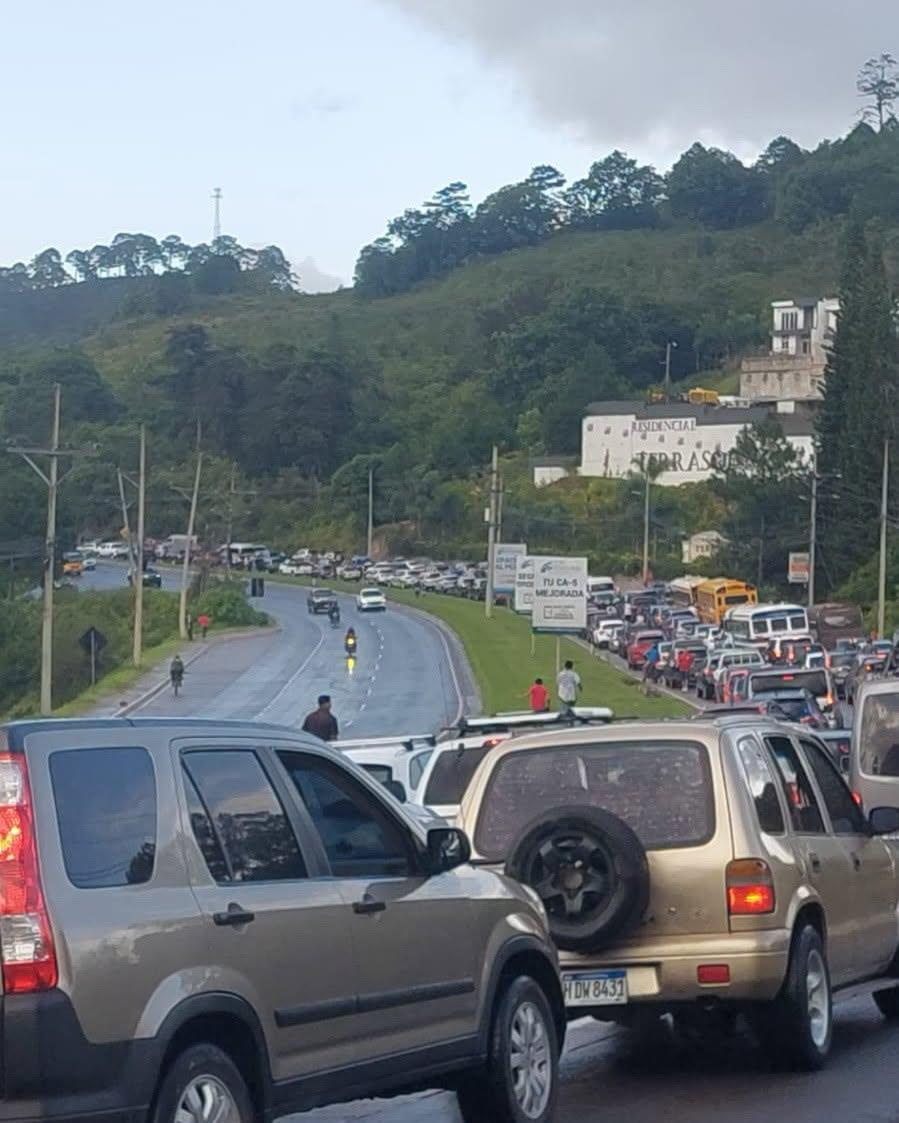 Impactantes imágenes: Bus de la ruta La Paz-Tegucigalpa sufre accidente