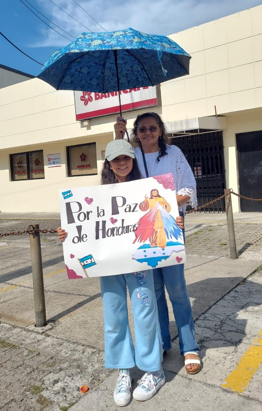 Doña Sandra, una paciente oncológica que no quería perderse la caminata en San Pedro Sula