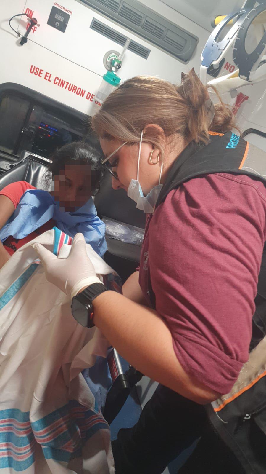 Hondureña da a luz en pleno centro de San Pedro Sula (fotos)