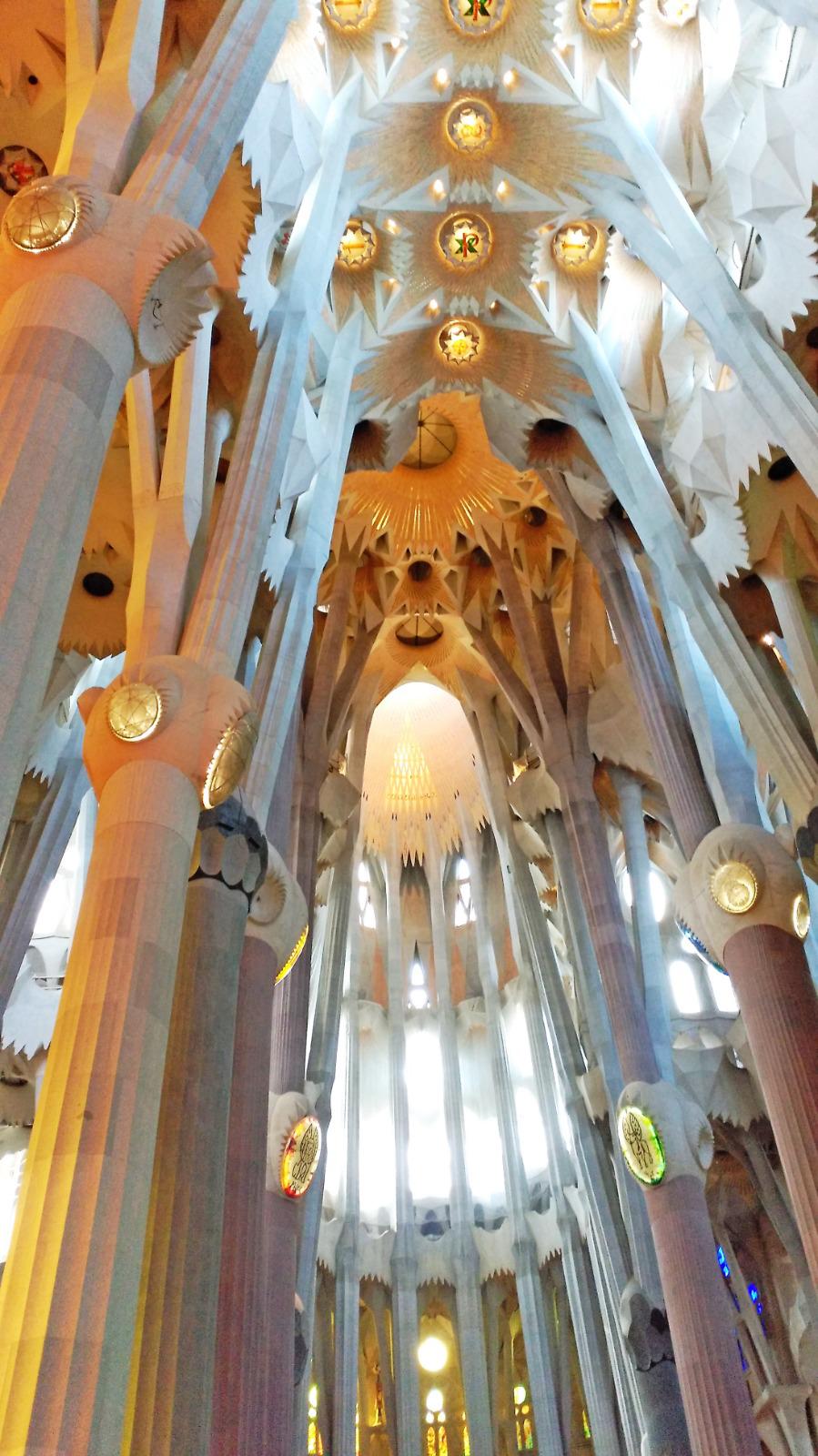 La Sagrada Familia, la interminable obra de Gaudí que bendecirá el Papa