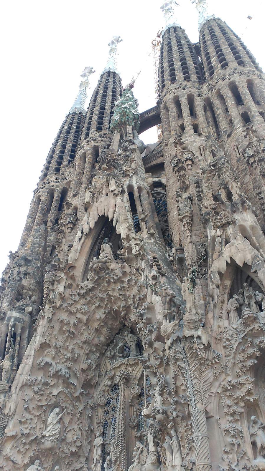La Sagrada Familia, la interminable obra de Gaudí que bendecirá el Papa