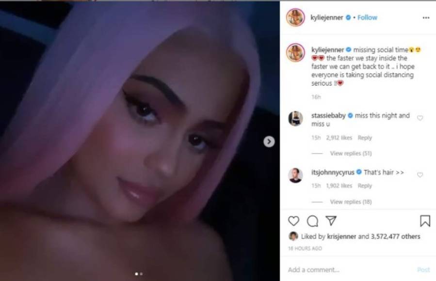 Kylie Jenner<br/><br/>La empresaria también expresó que extraña salir de casa, pero señaló que en cuanto más rápido todos comiencen a autoaislarse, más rápido podrán volver a hacer sus vidas normales 'Espero que todos se tomen en serio el distanciamiento social‼'.