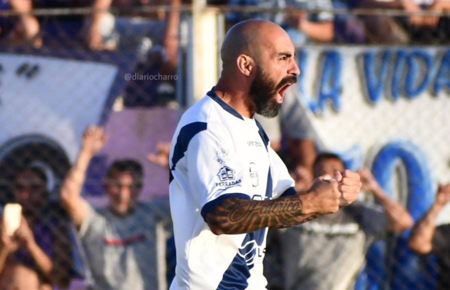 Su deceso fue confirmado por las cuentas oficiales de los clubes en los que participó el futbolista que se formó en las inferiores de Racing y su último paso había sido en Ciudad Bolivar.