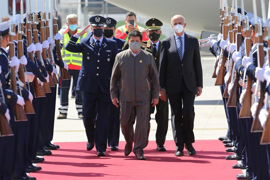 El presidente de Perú confirma que el lunes asistirá a defenderse en el Congreso