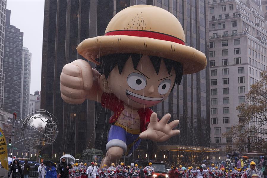 Al menos 17 globos gigantes desfilaron este Día de Acción de Gracias.