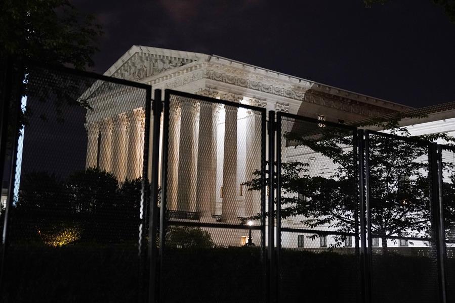 Una valla de dos metros rodea el Supremo de EEUU tras las protestas del aborto