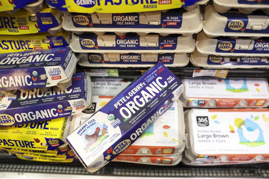 Roban 100,000 huevos de un camión en Pensilvania en plena escasez en EEUU