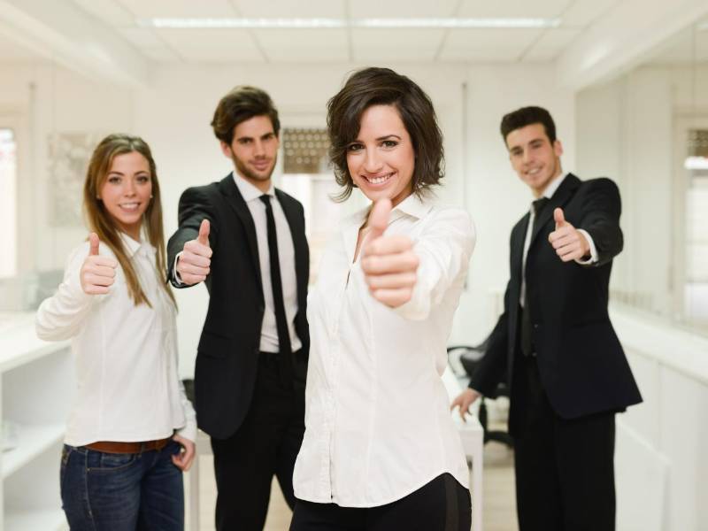 Las personas exitosas son humildes, generosas y auténticas. Nunca olvidan lo que es trabajar duro ni los sacrificios que tuvieron que hacer para llegar al lugar en donde ahora se encuentran.