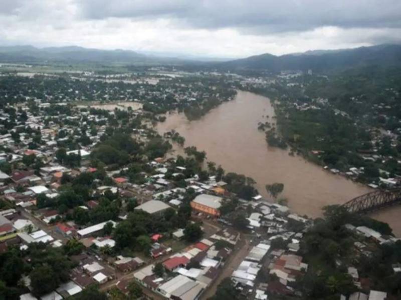 Imagen de las inundaciones causadas por el río Chamelecón en San Pedro Sula en 2020 tras el paso de las tormentas Eta y Iota.