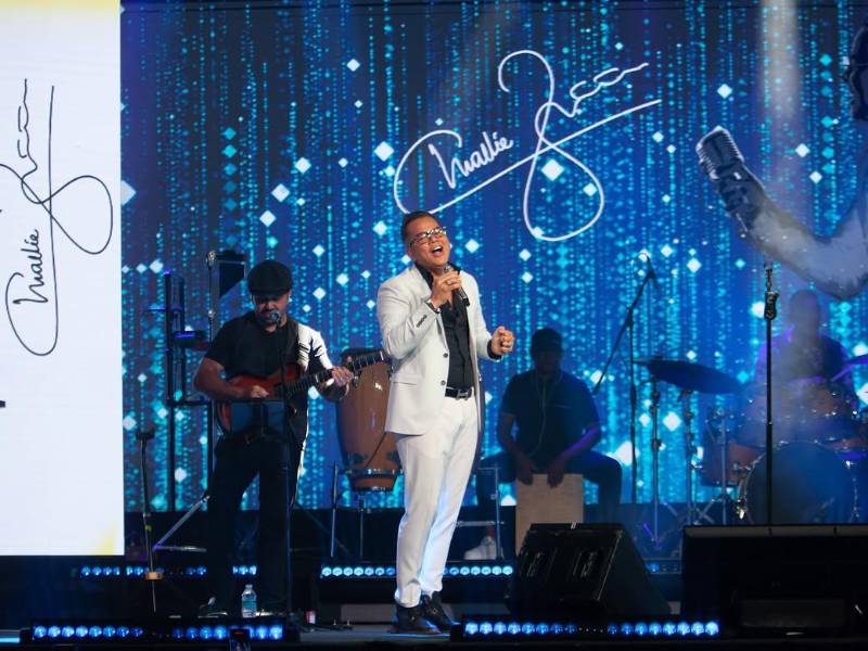 El cantante colombiano Carlos Alberto Sánchez Ramírez, conocido artísticamente como Charlie Zaa, es uno de los intérpretes de boleros más reconocidos de Colombia y a nivel internacional, ahora se encuentra envuelto en un nuevo escándalo.