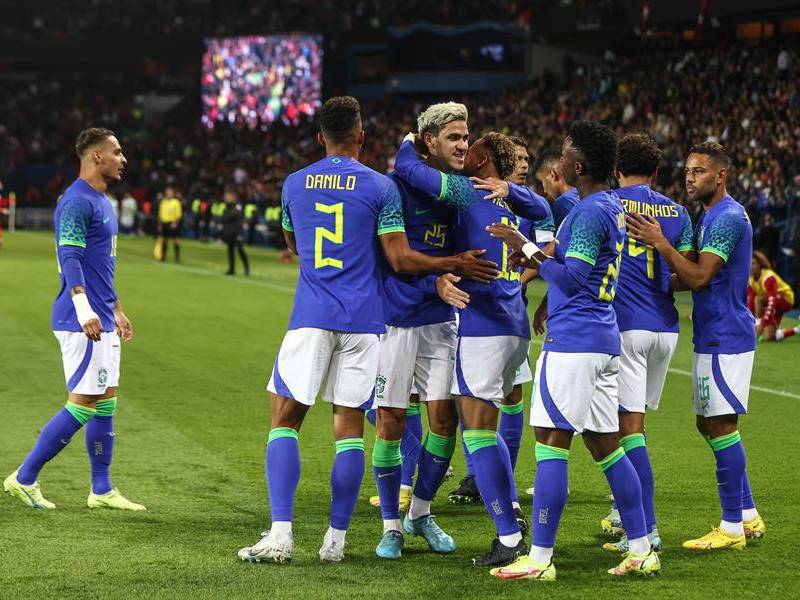 Raphinha (2), Richarlison, Neymar y Pedro fueron los anotadores por parte de Brasil.