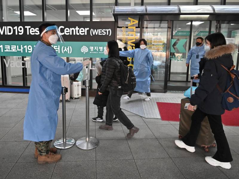 Varios países reimpusieron la obligatoriedad de los test anticovid tras ola de contagios en China.