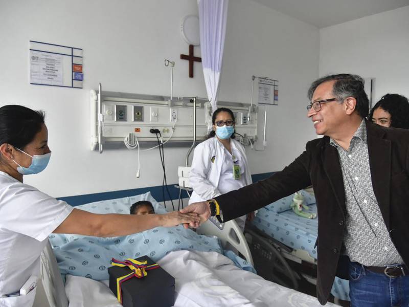 Petro visitó a los niños indígenas que fueron rescatados tras permanecer perdidos 40 días en la selva.