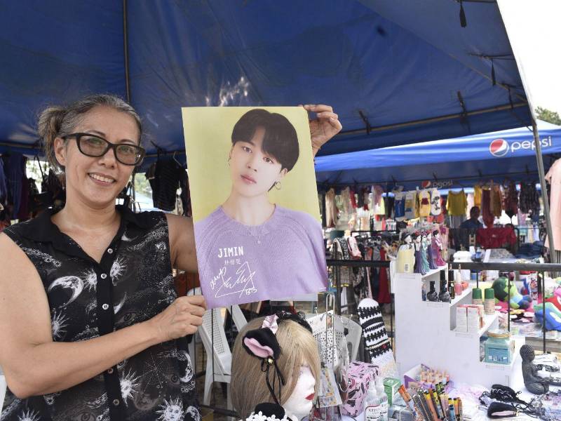 En un ambiente familiar y agradable se desarrolla la tan esperada segunda edición del Flea Market o mercado de pulgas de Diario LA PRENSA. El evento que busca promover el consumo sostenible y el emprendimiento en la Capital Industrial.