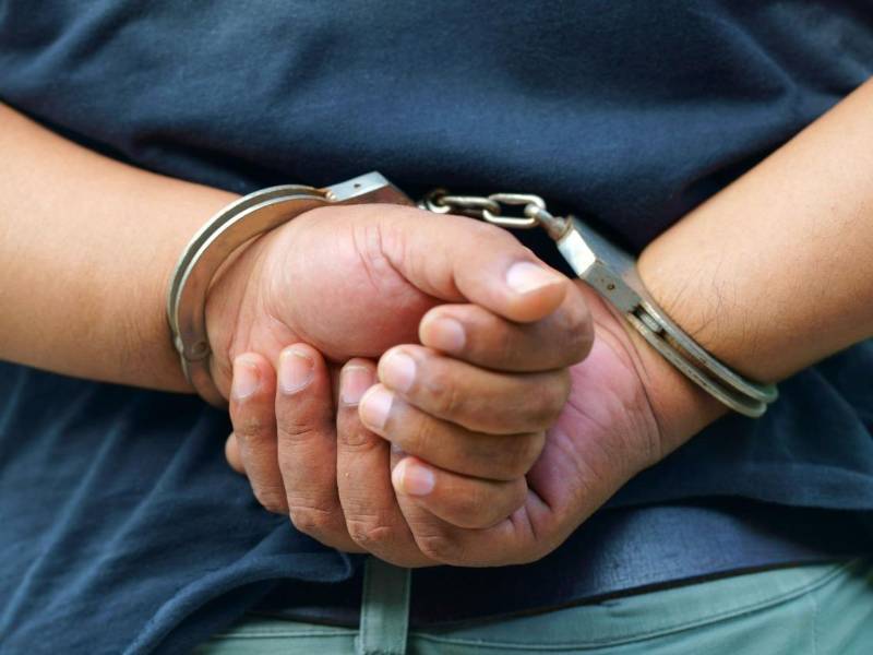 Es presunto responsable de un homicidio doloso.