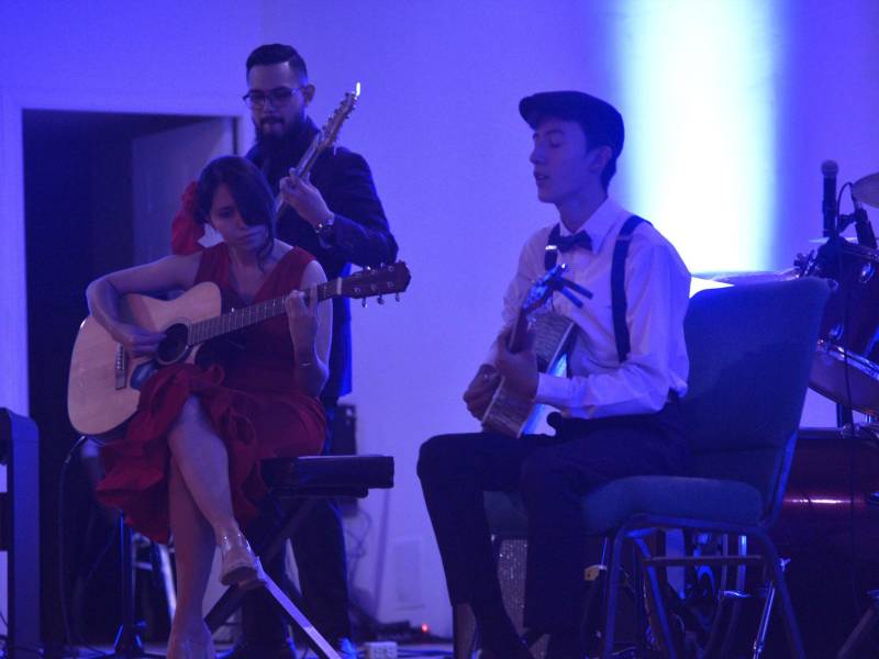 La tercera promoción de graduandos de la Nagan Music School presentó su proyecto final en el Salón II de UTH.