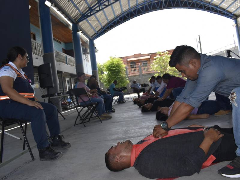 Los voluntarios son capacitados para dar los primeros auxilios en los visitantes que lo requieran en los distintos atractivos turísticos de La Ceiba, El Porvenir y Jutiapa.
