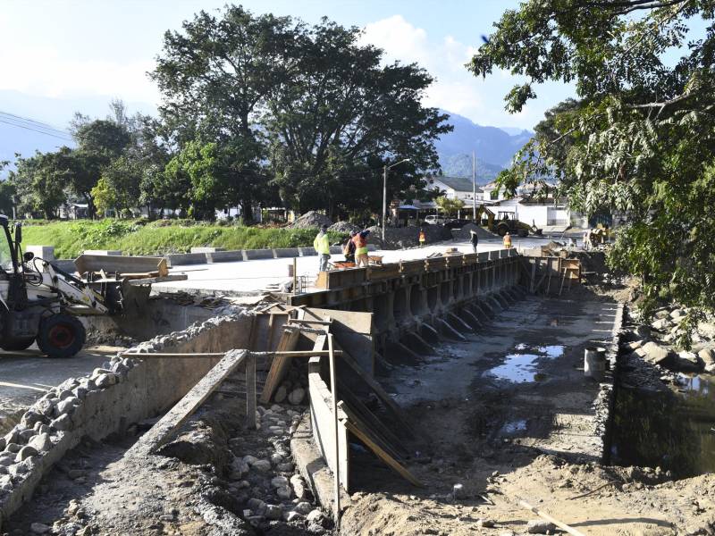 La municipalidad está trabajando con los impuestos que pagan los sampedranos. Foto: Héctor Edú.