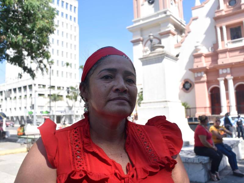 Claudia Pineda: “Solo tengo un puesto y no 40 como dice el alcalde Contreras”