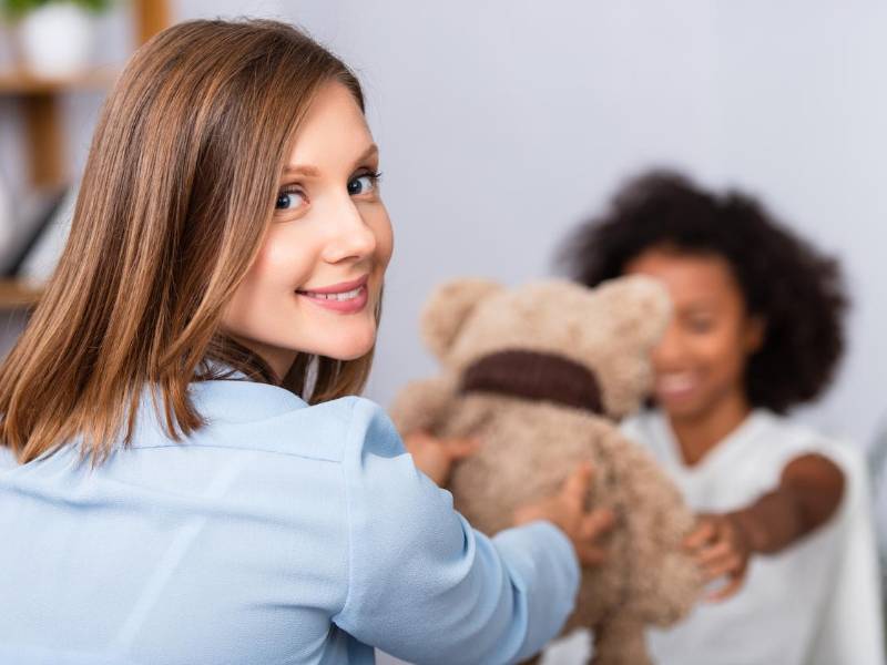 Es común que las mujeres con TEA sean erróneamente diagnosticadas con trastornos límite de la personalidad (TLP), bipolar o de déficit de atención (TDA).