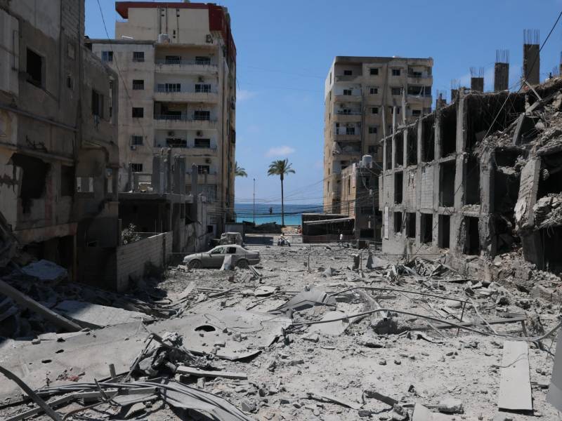 Daños provocados por los ataques israelíes en la ciudad libanesa de Tyre.EFE/EPA/WAEL HAMZEH