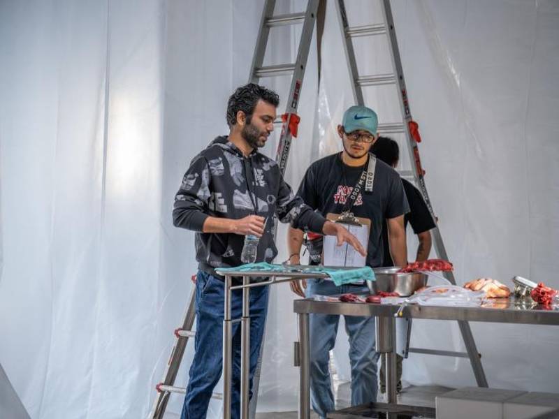 García trabaja con personas de varias partes del mundo, lo cual le ha expandido su mentalidad sobre la evolución del cine y sus diferentes propuestas.