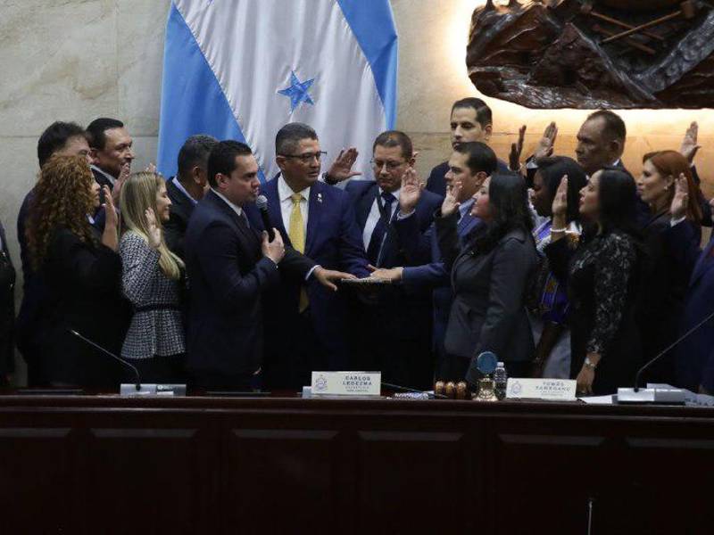 Juramentación de la nueva junta directiva del Congreso Nacional.