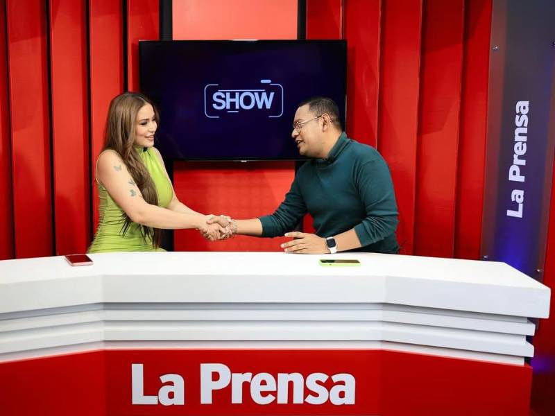 Moisés Danoespi durante una entrevista a Elsa Oseguera en Diario LA PRENSA.