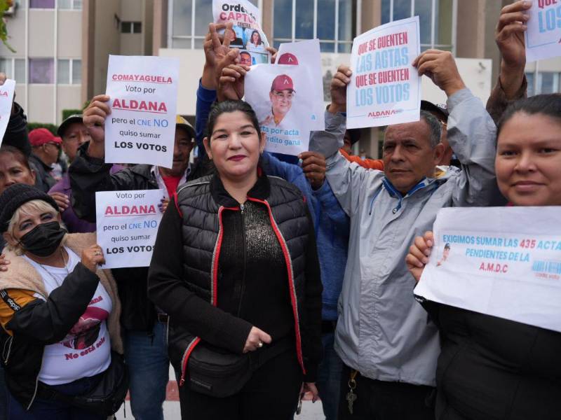 Colectivos del Partido Libertad y Refundación (Libre).