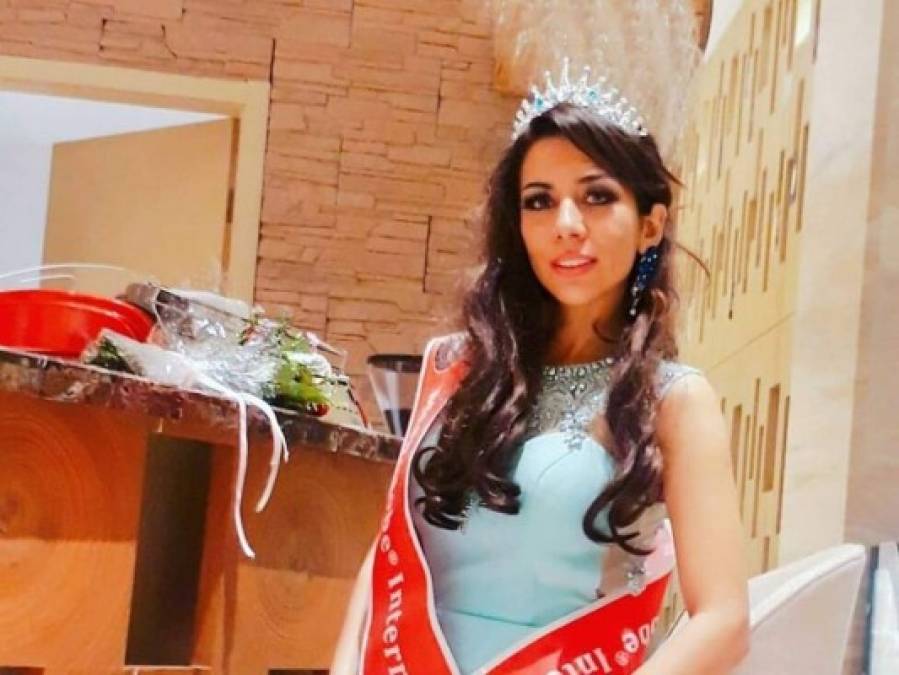 Una reina de belleza de origen iraní se encuentra 'atrapada' en el aeropuerto internacional de Manila desde hace dos semanas tras pedir asilo en ese país luego de que se girara una orden de Interpol en su contra.