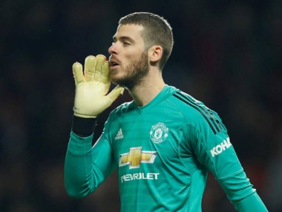 En Inglaterra han informado este jueves del interés del PSG en fichar a David De Gea, una vez se confirmó la salida de Buffon. The Times dice que el conjunto parisino está listo para hacer una oferta al portero español, que otros medios británicos sitúan en torno a los 70 millones de euros.