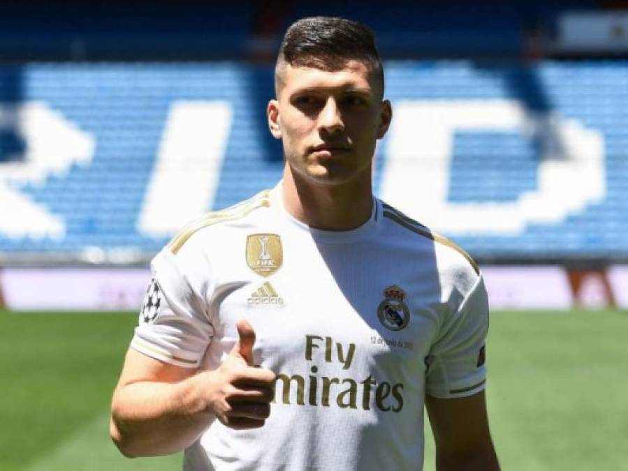 Luka Jovic: El delantero serbio es otro de los que no entra en los planes y su salida del Real Madrid anda por los 35 millones de euros. Foto AFP.