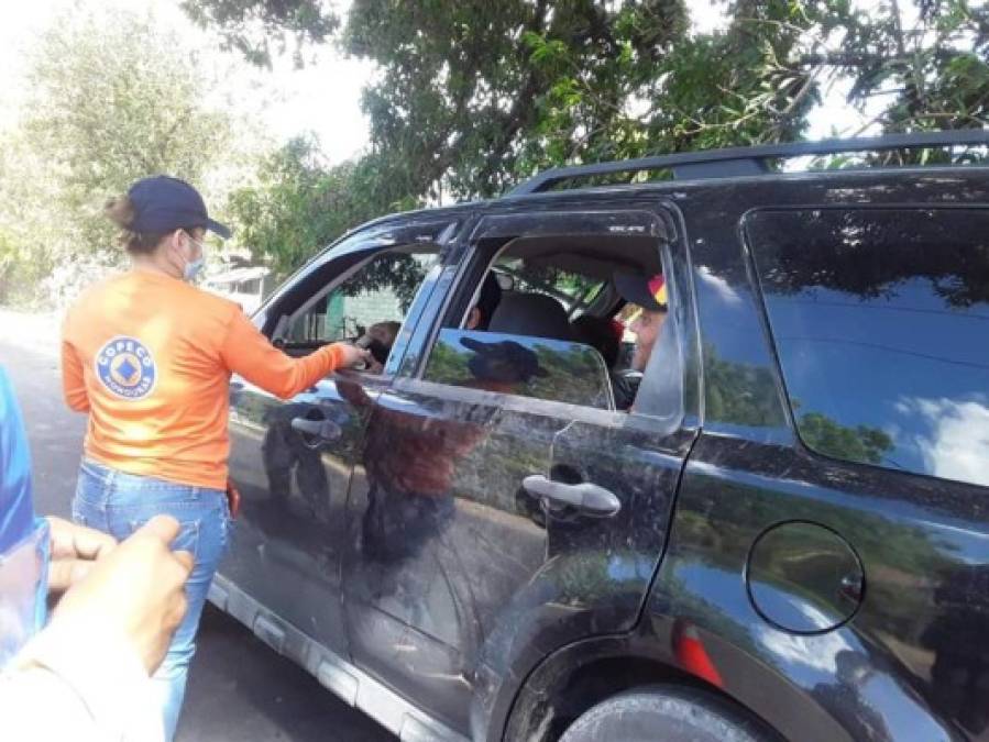 Una de las variantes de Semana Santa 2021 fue la entrega de productos de bioseguridad a conductores en las carreteras.