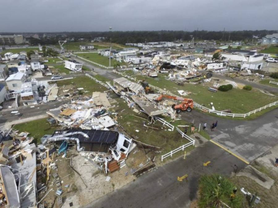 El huracán Dorian dejó las primeras escenas de destrucción en Carolina del Norte donde tornados derivados del ciclón de categoría 3 arrasaron varias comunidades cercanas a la costa.