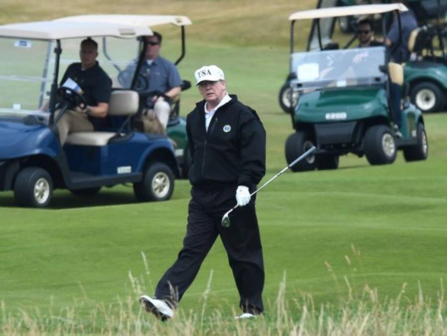 Alejado de los medios de comunicación y de las redes sociales, Donald Trump está preparando su regreso triunfal a Washington D.C. desde la soleada Florida, donde sus días transcurren entre el campo de golf y su nueva oficina como ex presidente de Estados Unidos.