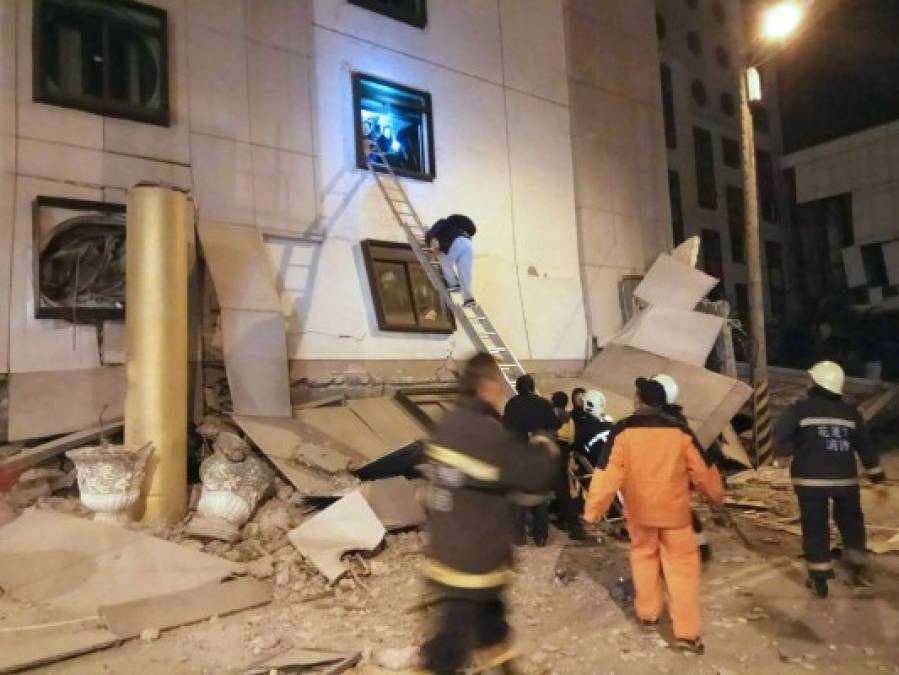 El primer ministro William Lai dijo que dos personas fallecieron en el terremoto que sacudió la ciudad portuaria de Hualien y 114 resultaron heridas, algunas de ellas de gravedad.