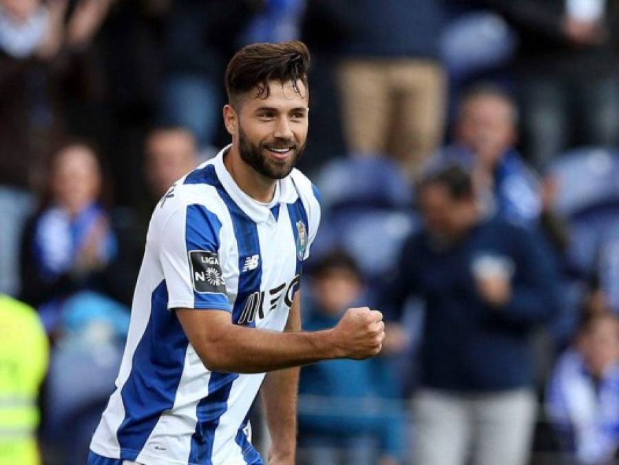 Según publica O Jogo, el Atlético de Madrid hará oficial en los próximos días el fichaje de Felipe, central brasileño del Porto. Este medio asegura que el jugador ya habría realizado la revisión médica y el club luso recibirá cerca de 20 millones de euros por la operación.