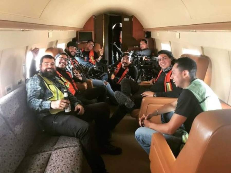 El equipo y los actores viajan en aviones privados a las locaciones para ahorrar tiempo. Lo que se viene es una producción de lujo.<br/><br/>