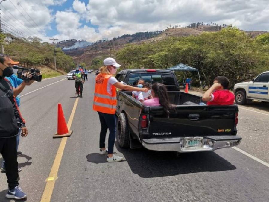 Hondureños, como de costumbre, se las ingeniaron para retornar en familia completa. Autoridades instan a no exceder límites de velocidad y evitar catástrofes. Más de 35 hondureños han fallecido en Semana Santa producto de accidentes de tránsito.