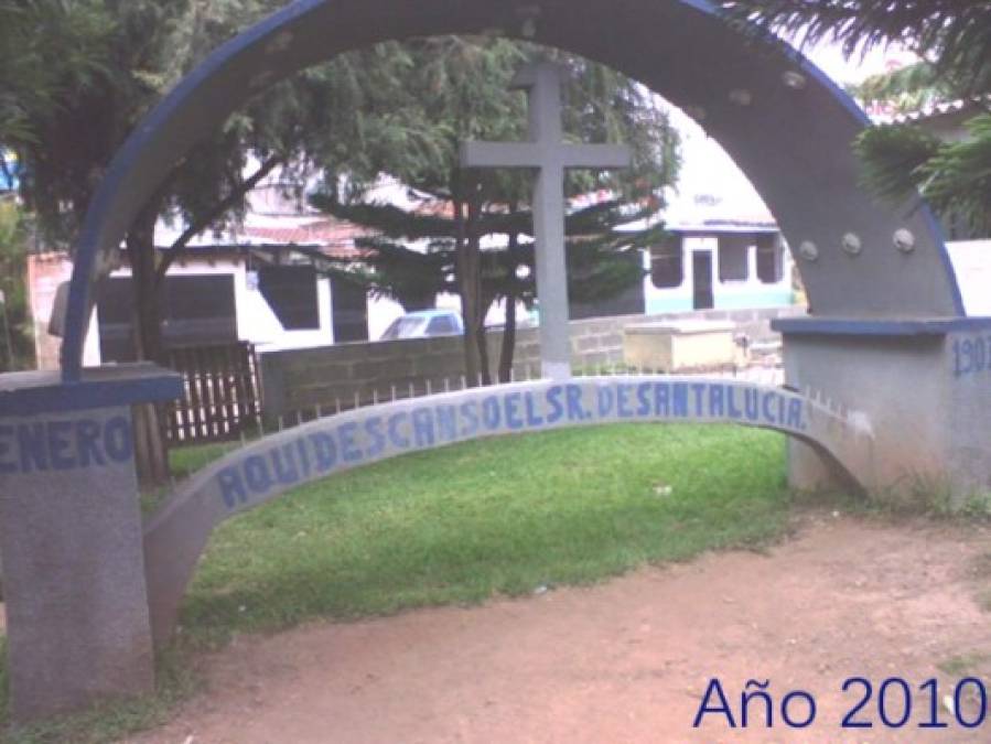 La imagen regresó a la iglesia central de Santa Lucía donde todavía reposa. En el lugar donde descansaron al Cristo, los pobladores erigieron un monumento que está ubicado al final del Bulevar Morazán de Tegucigalpa y que reza: ' Aquí descansó el Señor de Santa Lucía, Enero de 1901'.