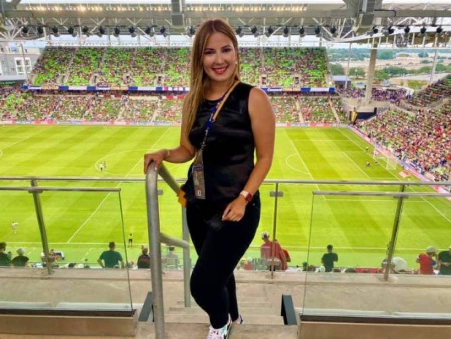Jenny Fernández: Bella periodista hondureña que labora como corresponsal de ESPN y además tiene varios años de brillar en Grupo OPSA.