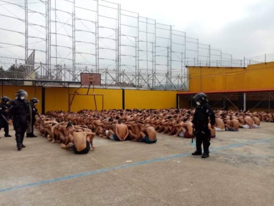 El Salvador posee, según las autoridades, uno de los sistemas penitenciarios con mayor sobre población y que ha llegado a alcanzar niveles superiores al 300 % de su población.<br/>