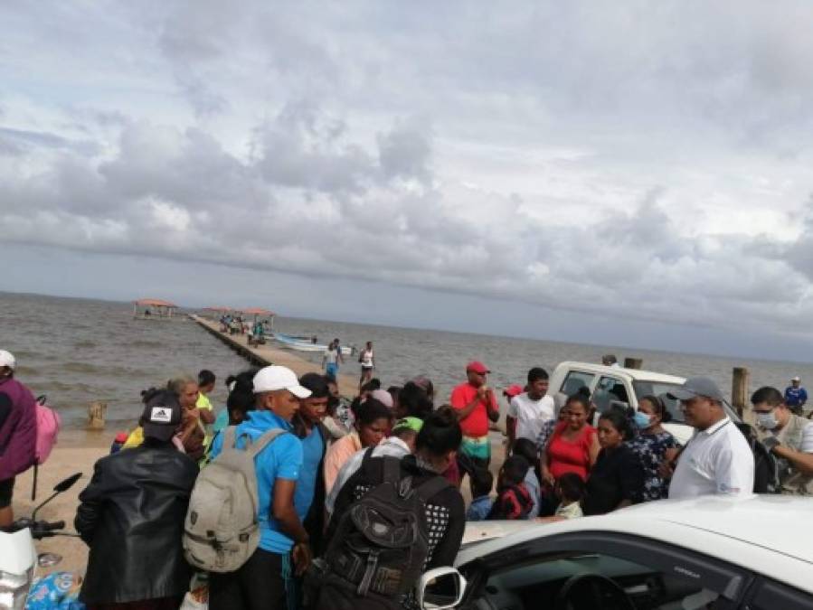 FOTOS: Hondureños en La Mosquitia huyen del potente huracán Iota