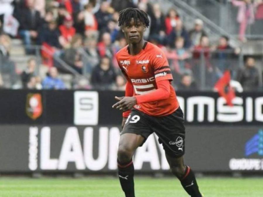 Eduardo Camavinga: El centrocampista apenas tiene 16 años de edad, debutó la pasada temporada en la Ligue 1 francesa, haciéndose con el puesto de titular en el inicio de la presente campaña, donde ya ha sido elegido como mejor jugador del mes de agosto. El Real Madrid se ha interesado en ficharle.