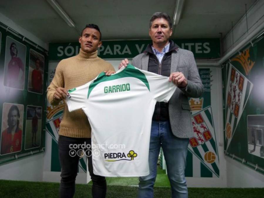 El mediocampista hondureño Luis Garrido ha sido presentado por el Córdoba de la Tercera División de España y firmó contrato por dos temporadas. El catracho ya se encontraba en el equipo, pero estaba sin jugar al no estar inscrito porque fichó luego de estar cerrado el mercado de fichajes en septiembre.