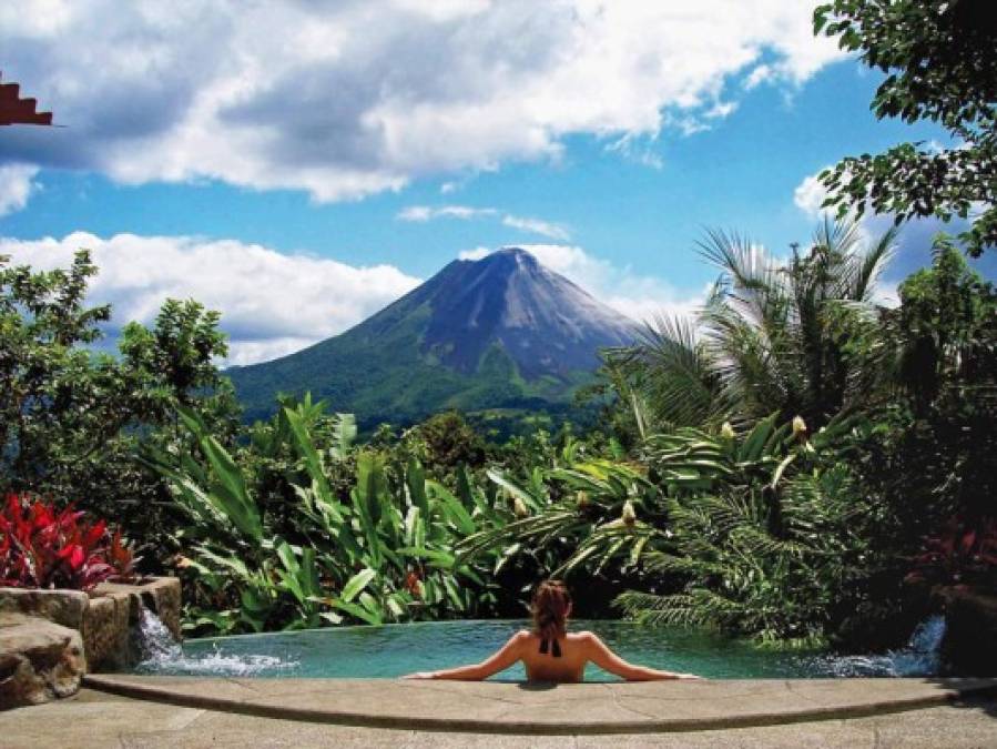 9. Nayara Springs, Costa Rica: Situado en La Fortuna de San Carlos, es el segundo de la categoría de los hoteles más románticos, y ocho en los mejores hoteles de lujo del mundo.