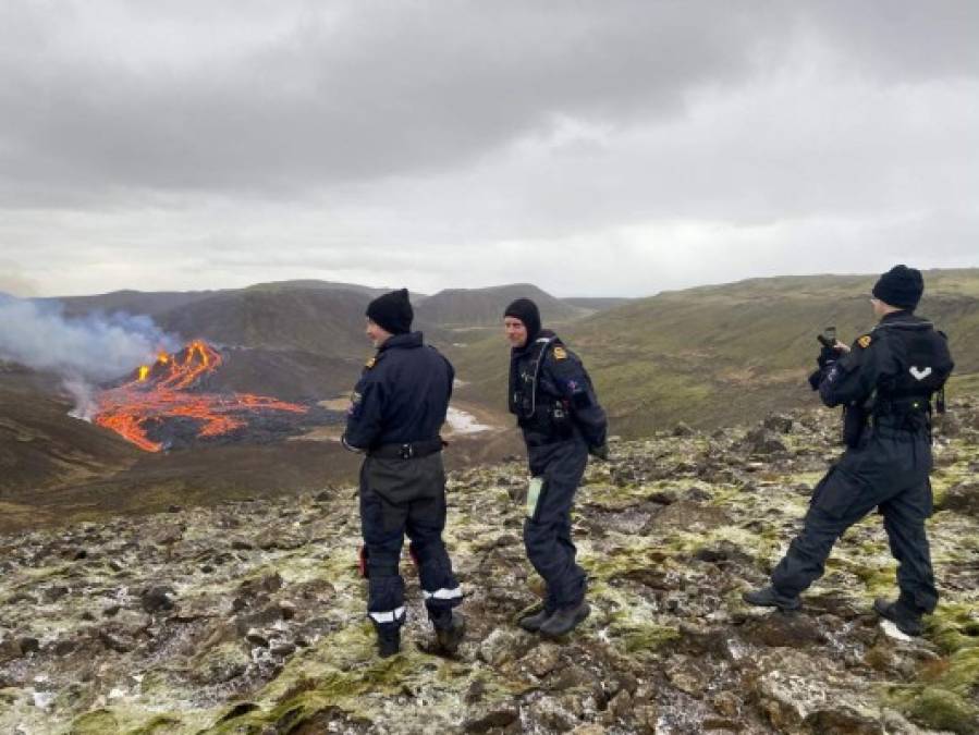 La zona lleva semanas bajo una mayor vigilancia porque el 24 de febrero se registró un terremoto de magnitud 5,7 cerca del monte Keilir, en las afueras de Reikiavik.